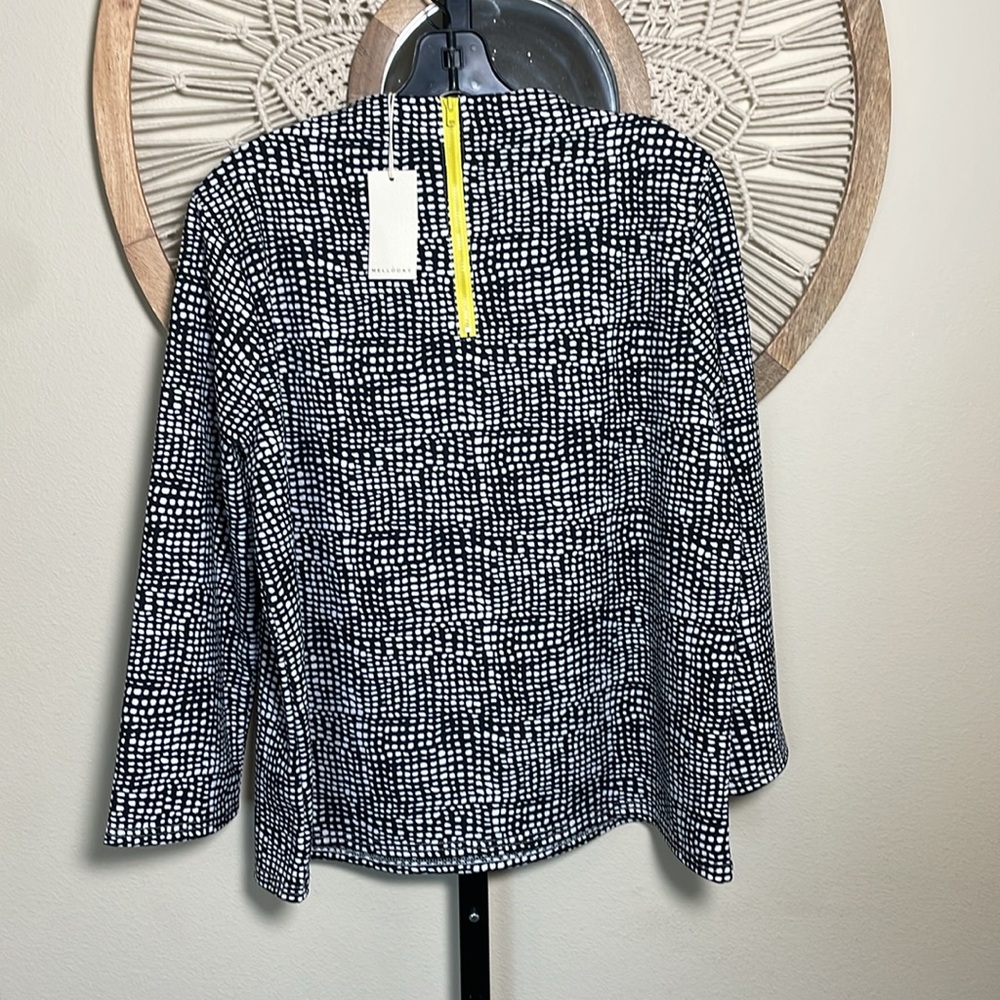 MELLODAY Black & White Grid Print Blouse with Yellow Back Zip